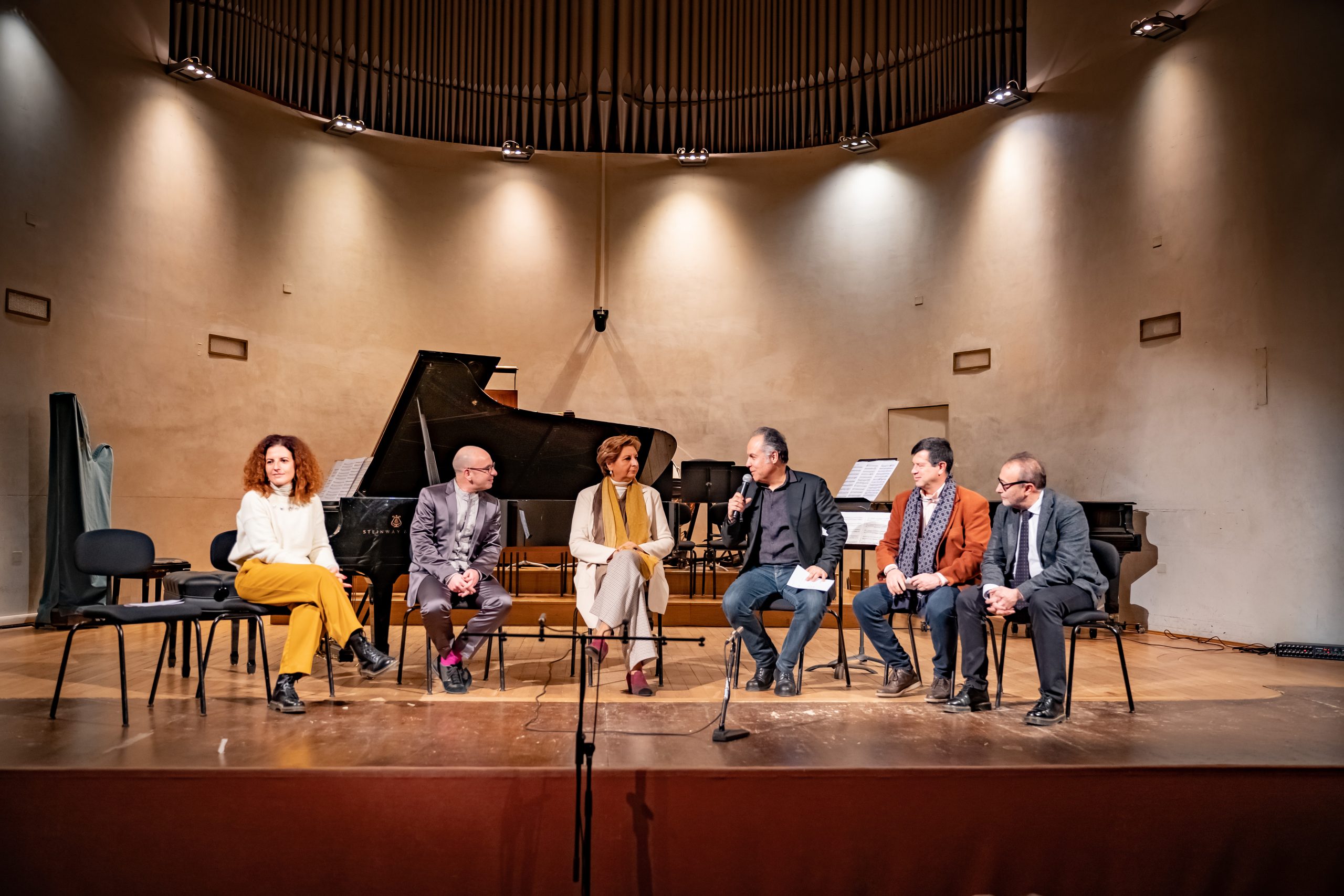 Da sinistra: Claudia Del Tongo, Georgi Mundrov, Rosa Maria Di Giorgi, Giorgio Albiani, Nicola Benini, Francesco Fumelli. Foto di Stefan Heisu
