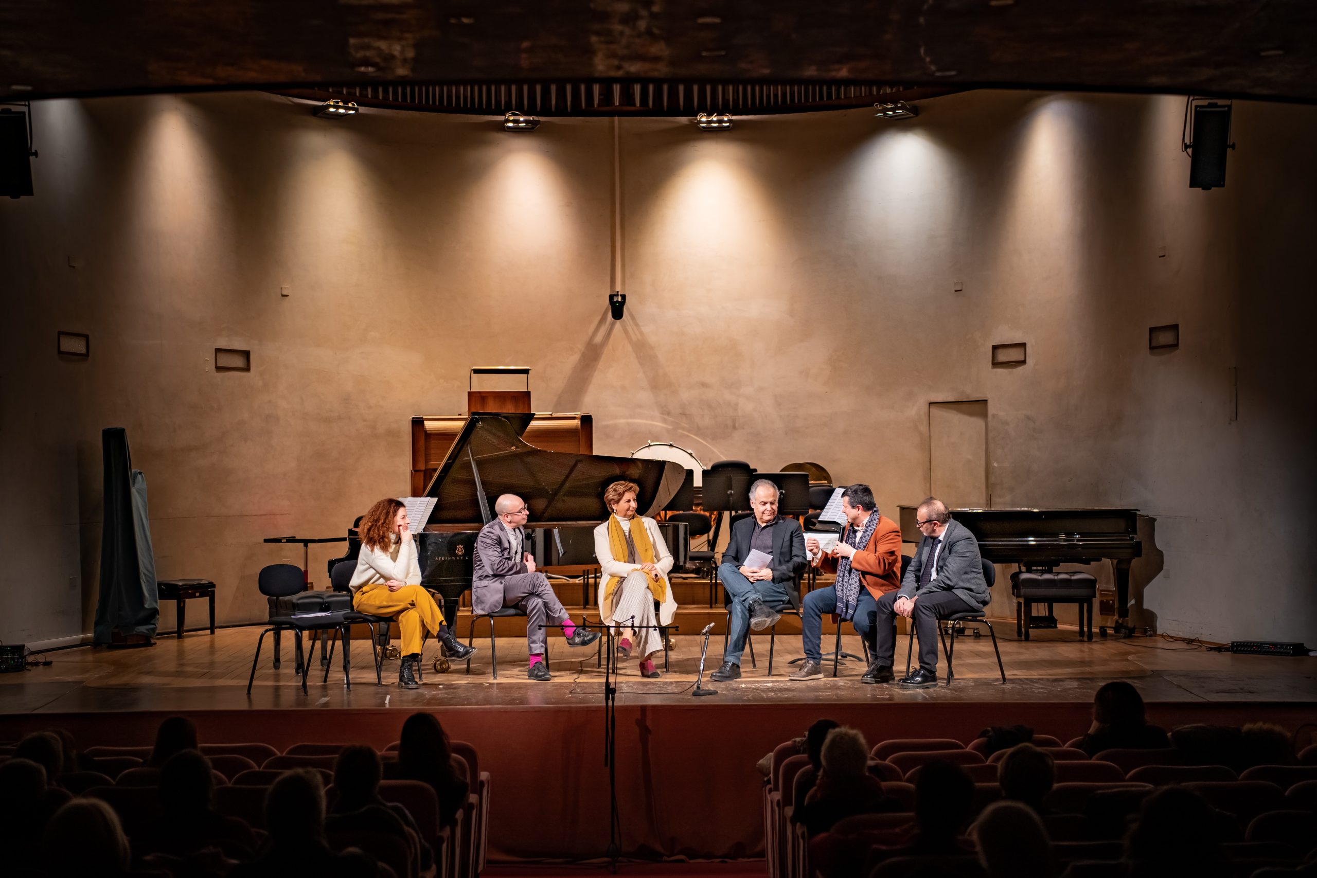 Da sinistra: Claudia Del Tongo, Georgi Mundrov, Rosa Maria Di Giorgi, Giorgio Albiani, Nicola Benini, Francesco Fumelli. Foto di Stefan Heisu