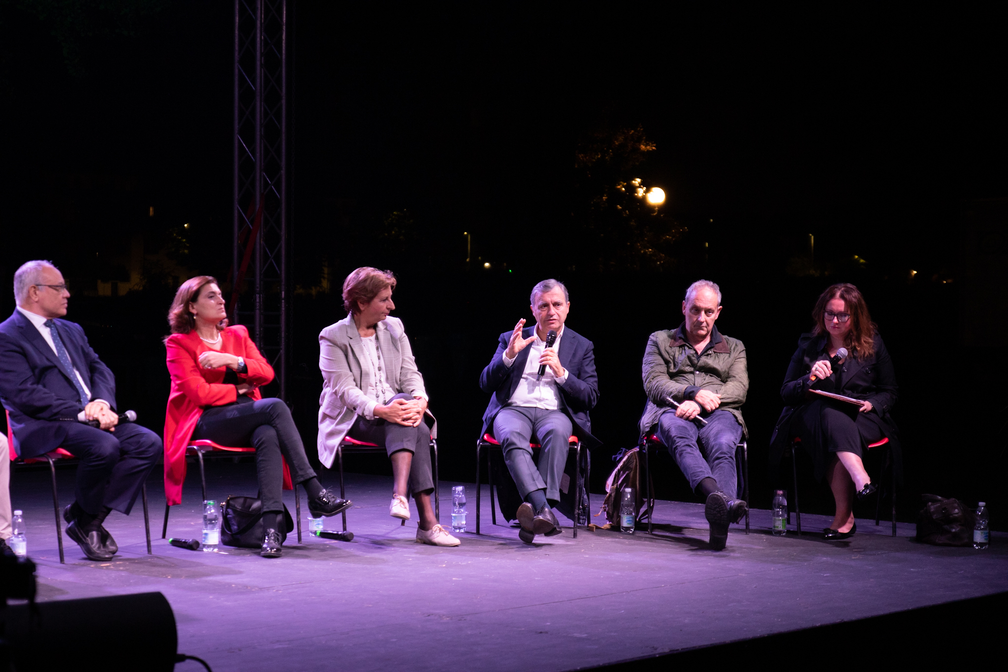 Da sinistra: Giovanni Pucciarmati, Alessia Bettini, Rosa Maria Di Giorgi, Gabriele Gori, Marco Giorgetti e Anna Balzani. Foto: Davide Iadicicco