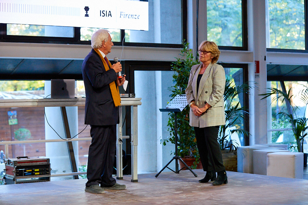 Il presidente Vincenzo Bonelli e l'assessora Titta Meucci durante la presentazione per la nuova sede e il nuovo sito ISIA Firenze, presso la Limonaia di Villa Strozzi