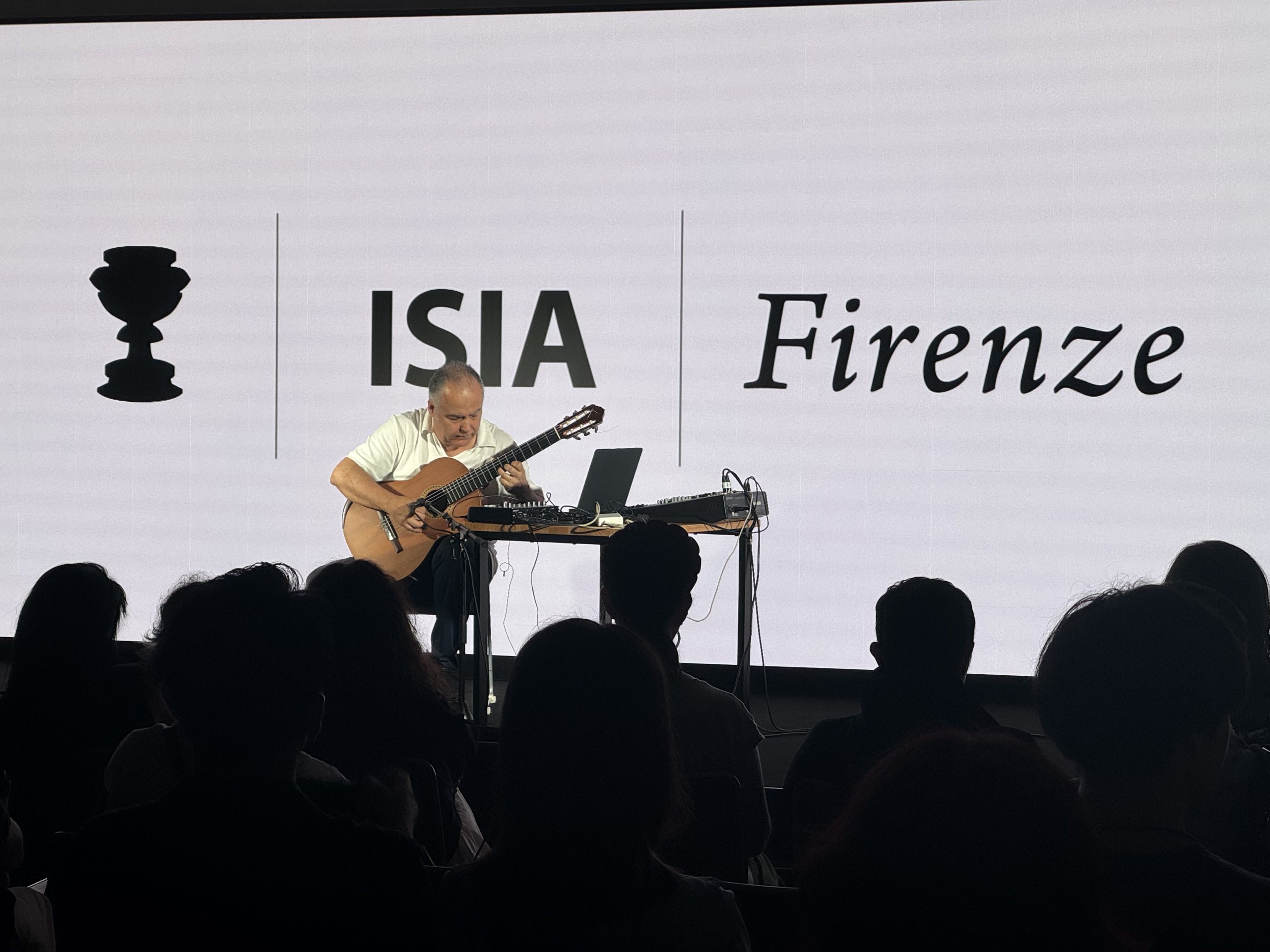 Una delle esibizioni live del Prof. Albiani del Conservatorio di Firenze