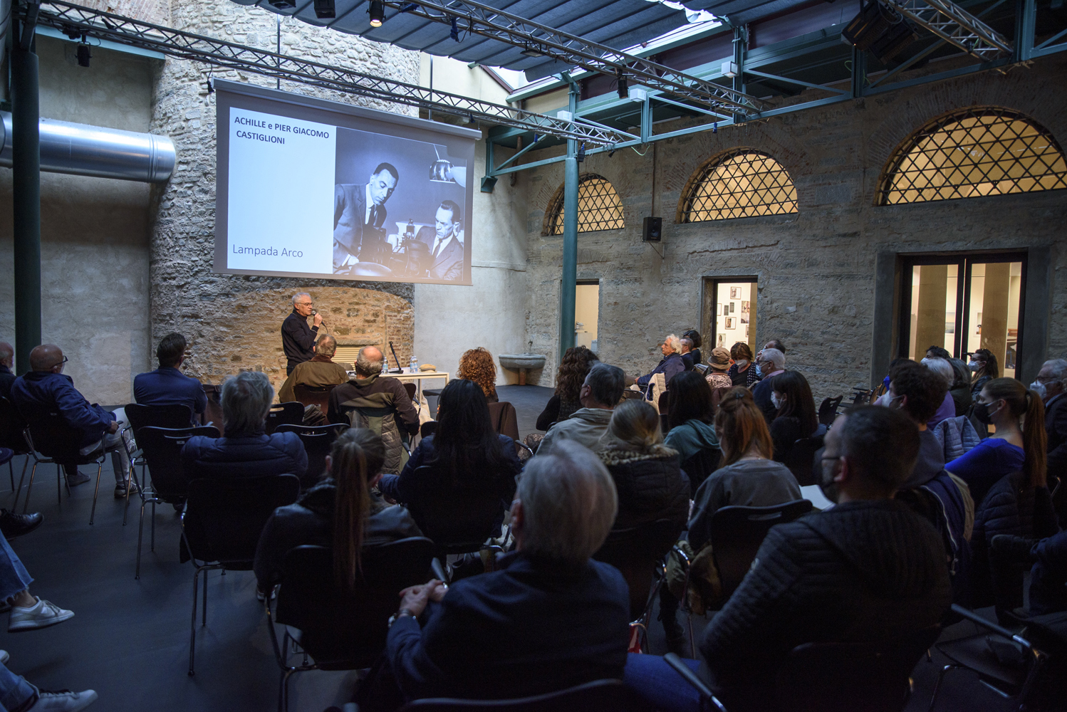 Lezioni di Design 2022: "La luce e l'illuminazione" - incontro del 20.04.2022 Biagio Cisotti, designer e docente ISIA Firenze