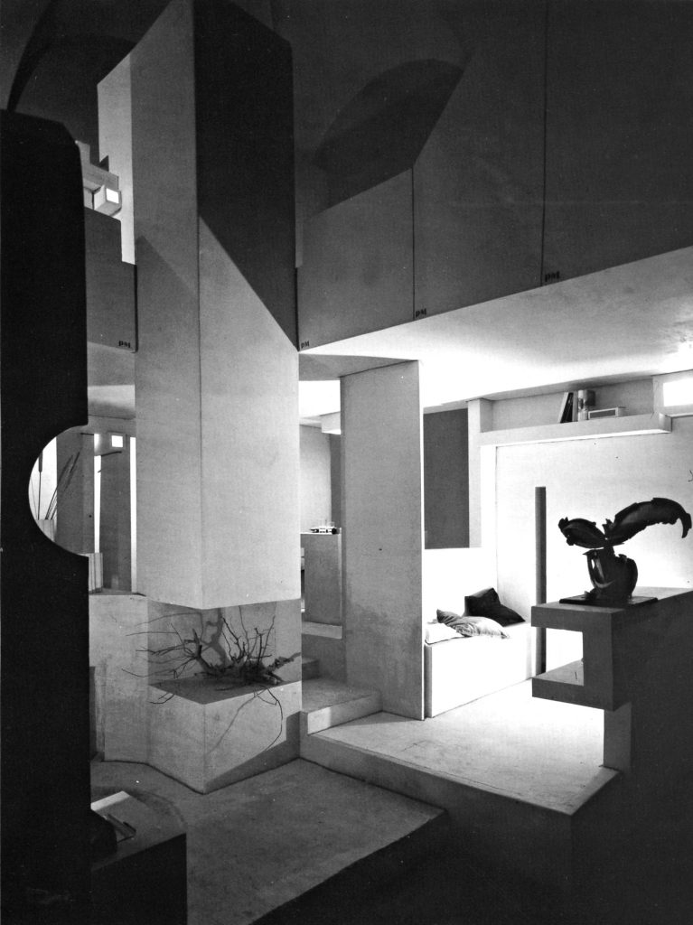 L. Savioli, allestimento per La casa abitata, 1965