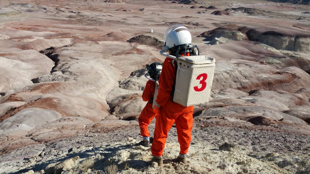 Una foto durante un'esercitazione di Ilaria Cinelli, PHD FasMA, astronauta e ingegnera senior, Presidente di Aerospace Human Factors Association, tra i professionisti che collaborano al master. Foto: ilariacinelli.com