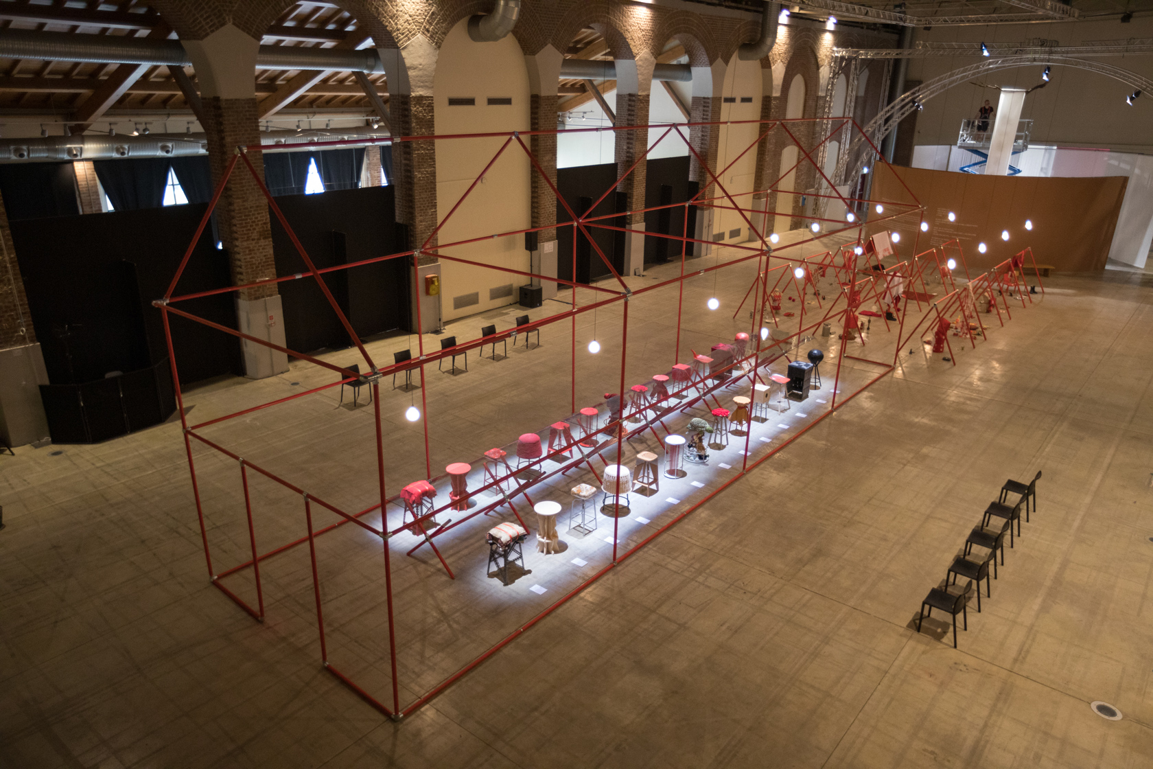 Installazione ISIA Firenze, “Post-Global Village – Oggetti Migratori”, Fabbrica del vapore, Milano durante il FuoriSalone. Foto: Stefano De Carli
