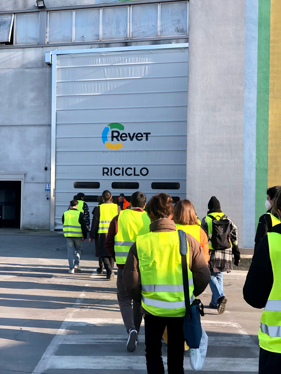 Foto scattata durante la visita all'azienda "Revet", 2° corso, a.a. 2021/2022. Foto: Sabrina Sguanci