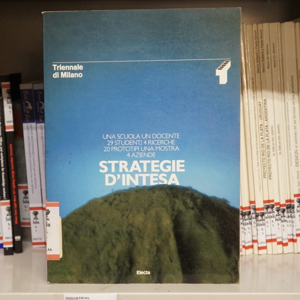 Copertina libro "Strategia d'impresa"